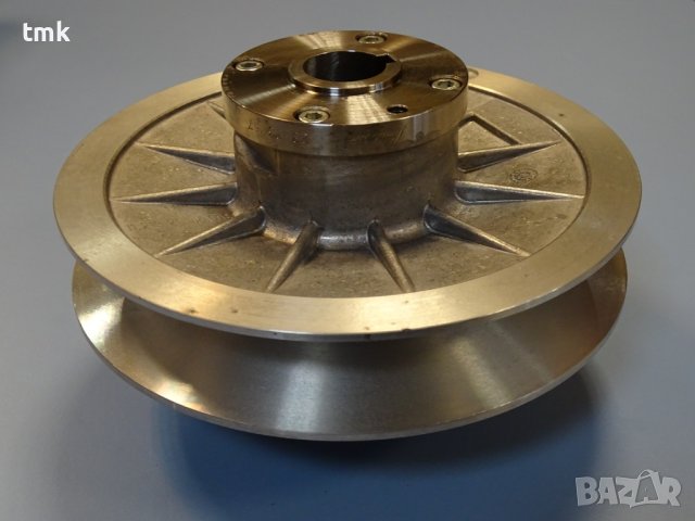 Вариаторна шайба Lenze 11-213.20-910 variable speed pulley 28H7 Ф205/Ф28, снимка 7 - Резервни части за машини - 42364625