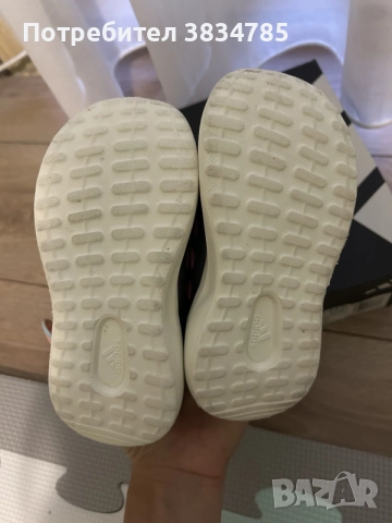 Маратонки Adidas, снимка 3 - Детски маратонки - 55878529