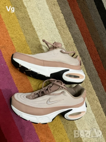 Маратонки дамски Nike, снимка 2 - Маратонки - 56154347