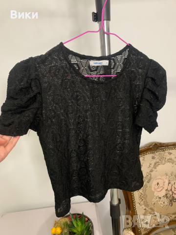 Кроп-топ в размер S, снимка 3 - Корсети, бюстиета, топове - 44654426