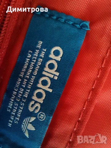 Оригинална Adidas, малка спортна чанта , снимка 2 - Чанти - 53168070