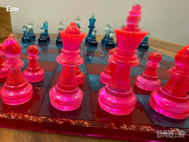 Ръчно изработен шах комплект - огън и лед, снимка 7 - Шах и табла - 53541288