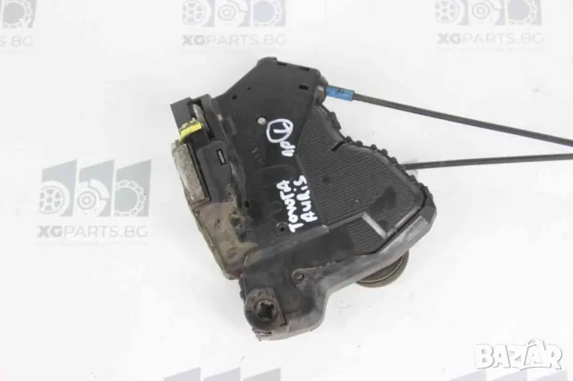 Брава врата предна лява за Toyota Auris (2006-2012), снимка 2 - Части - 49174355