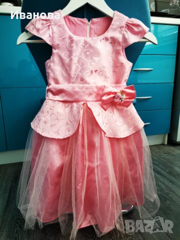 Официална рокля в розово с тюл и дантела размер 116