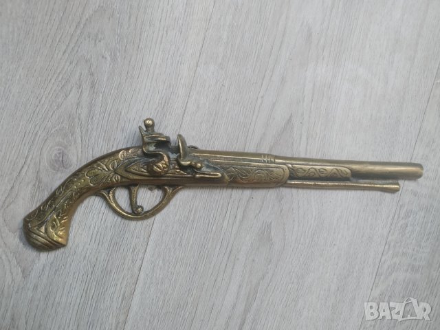 пистолет за декорация