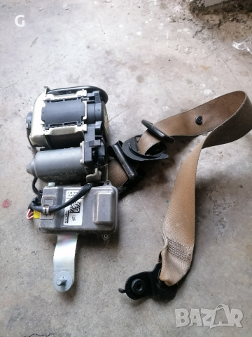 Преден Десен Предпазен Колан Мерцедес W204 , снимка 2 - Части - 44795317