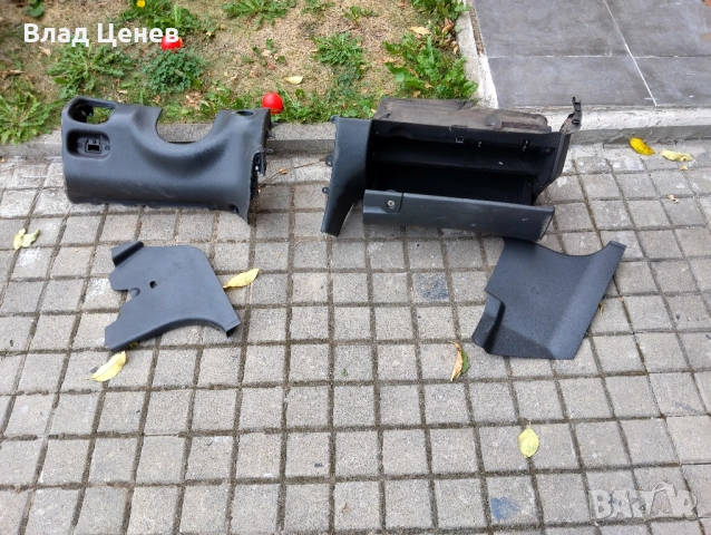 жабка и кори под таблото за W203