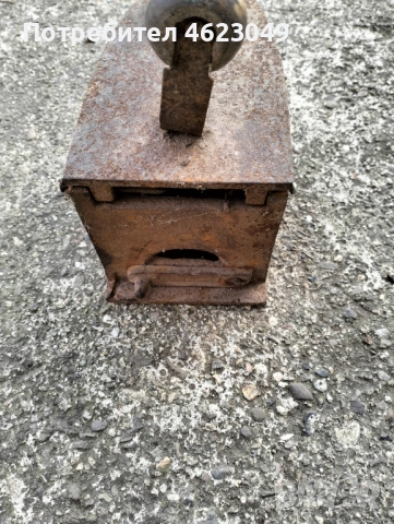 Стара ютия на жар, снимка 3 - Антикварни и старинни предмети - 52972117