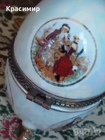 Порцеланово яйце със седефен ефект Кутийка за бижута с височина 8,5 см , снимка 3 - Антикварни и старинни предмети - 47725080