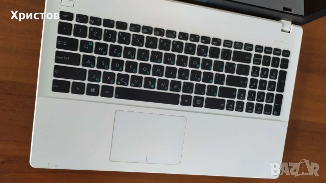 Чудесен Лаптоп ASUS в Отлично състояние отлично работещ 15,6 инча, снимка 3 - Лаптопи за работа - 53602056