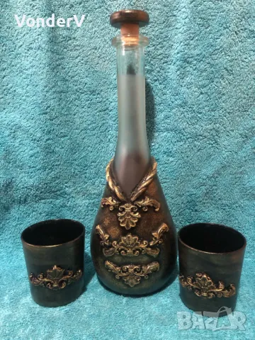 Комплект Бутилка с две чаши Подарък за Повод рожден ден Декорирани бурканчета подправки, снимка 2 - Декорация за дома - 49539612