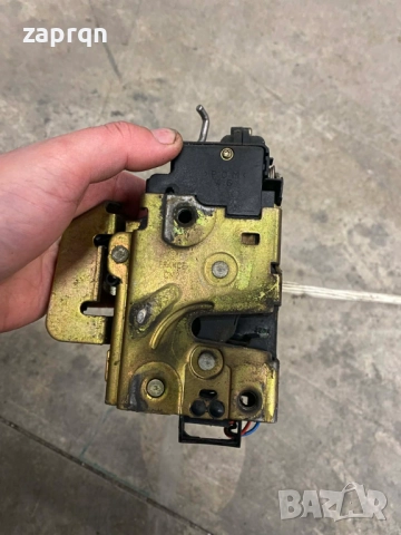 Предни брави лява и дясна за Audi/Ауди А6 C5/Ц5, снимка 2 - Части - 52588776