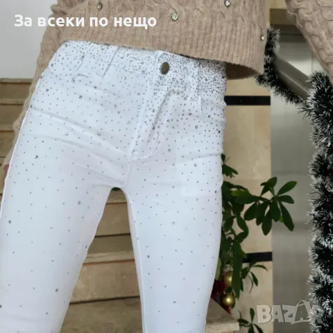 Дамски бели меки и еластични дънки с апликация от камъни, снимка 3 - Дънки - 48351282