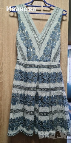  Продава рокля