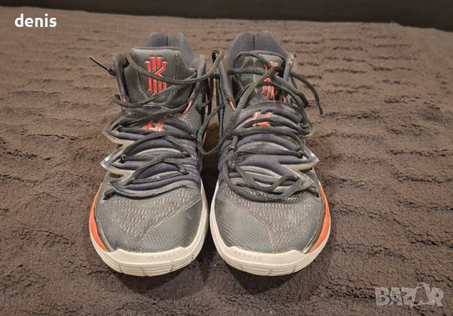  Nike Kyrie 5 Bred - AO2918-600 43номер, снимка 4 - Спортни обувки - 53785487