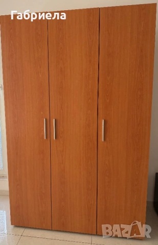 Гардероб трикрилен 