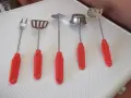 Лот от 5 бр. кухненски прибори с червени дръжки, снимка 5