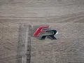 емблема Seat FR червено с черно , снимка 3