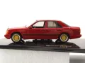 Mercedes-Benz 300E W124 1984 - мащаб 1:43 на IXO models моделът е нов в PVC дисплей-кейс, снимка 3