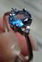НОВ Сребърен марков пръстен с прекрасен голям син циркон и 6 прозрачни, снимка 3