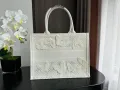 Dior Medium Dior Book Tote White D-Lace Butterfly Embroidery, снимка 5