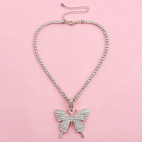 Пеперуда с Кристалчета , снимка 3 - Колиета, медальони, синджири - 36154715