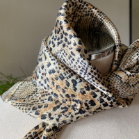 Малък Леопардов шал/ кърпа за глава, снимка 4 - Шалове - 40773186