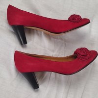 Voltan pumps EU 39, снимка 2 - Дамски обувки на ток - 41827069