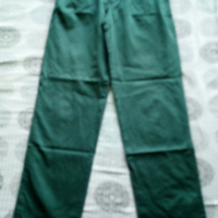 Зелен панталон, снимка 1 - Панталони - 36356684