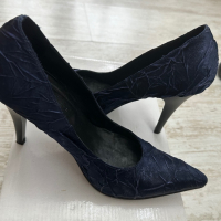 Комплект обувки и клъч, снимка 2 - Дамски елегантни обувки - 44570965