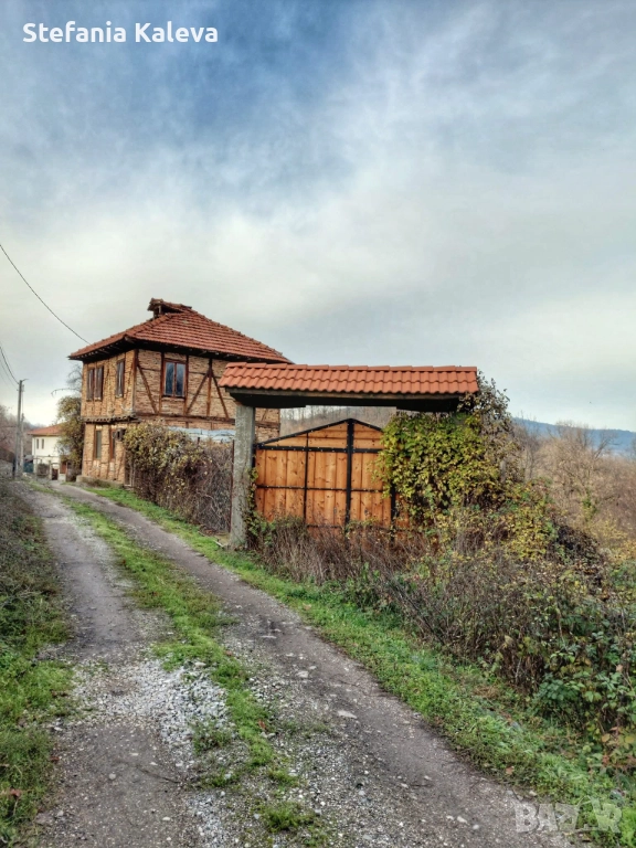 Kъща в гр. Троян, снимка 1