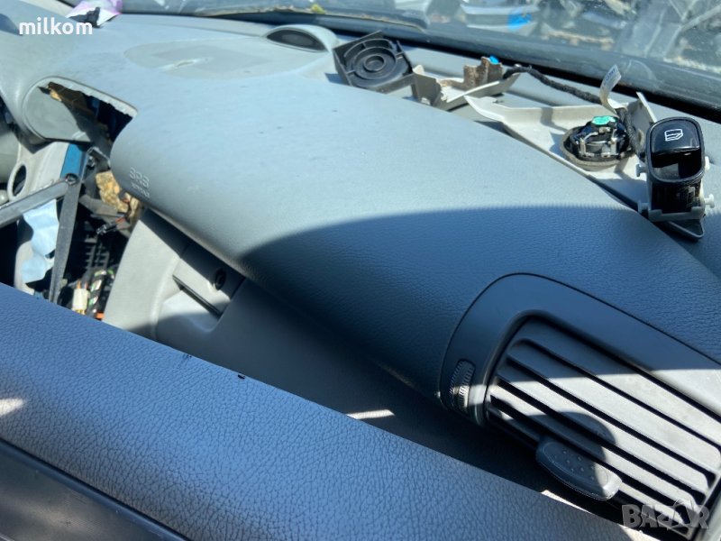 Сиво интериорно табло за мерцедес ц класа w203 , снимка 1