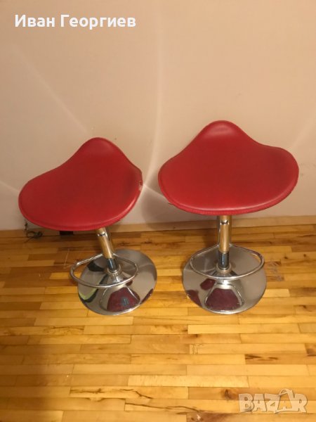 Продавам 2бр  бар стола с червена изкуствена кожа , снимка 1