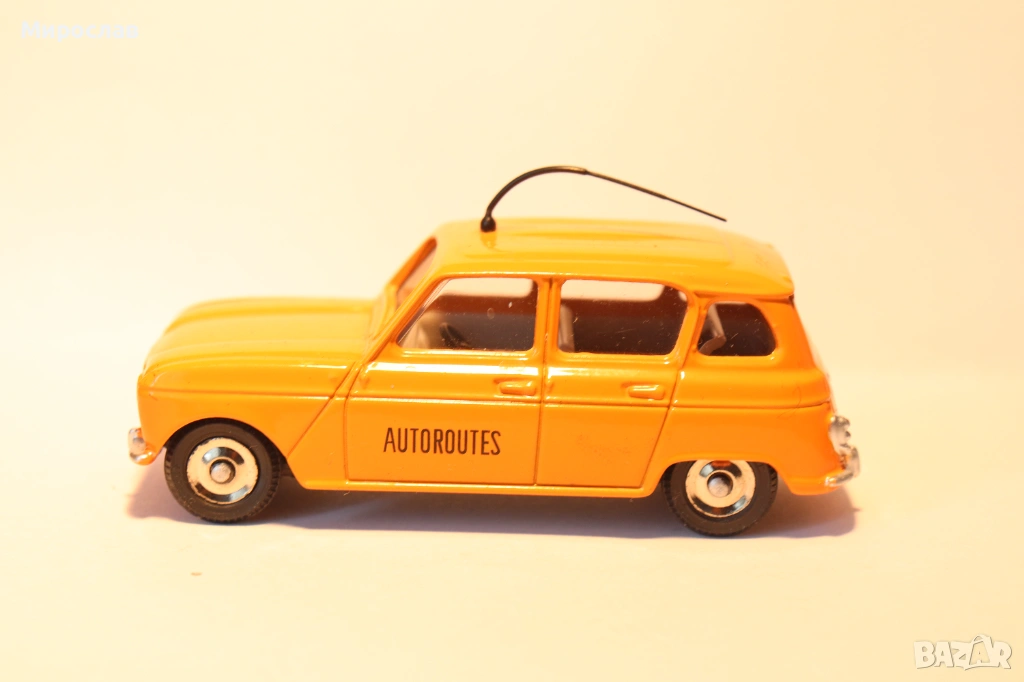 DINKY TOYS RENAULT 4 L МОДЕЛ КОЛИЧКА, снимка 1