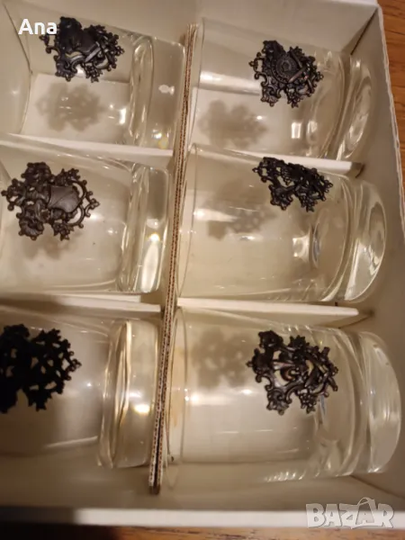 Комплект кристални чаши с гербове, снимка 1