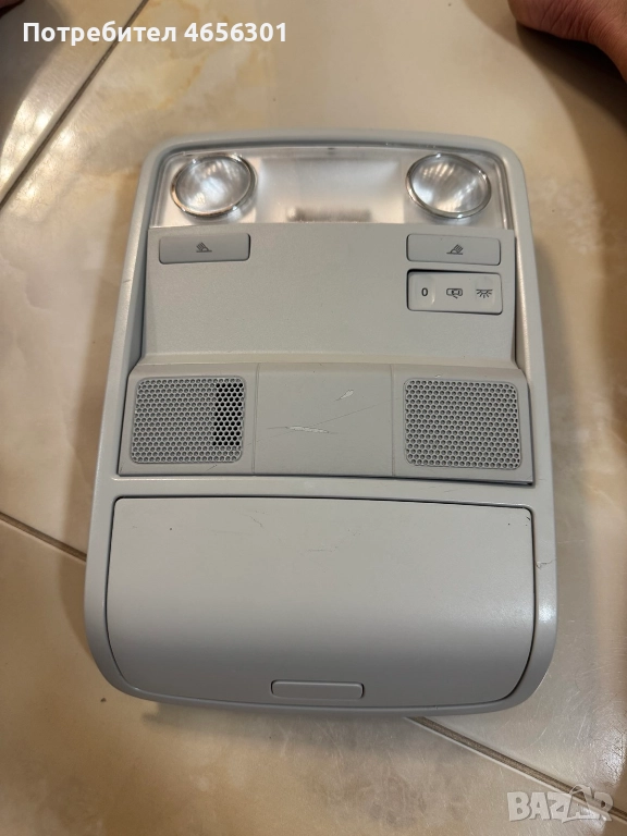 Комплект централен преден плафон+стойка за очила за Vw Golf 5 само за 80лв. 1k0867489 1K0947105G, снимка 1