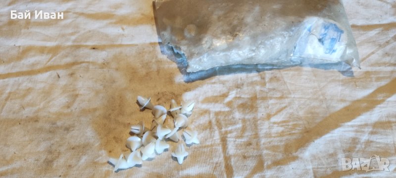 Копче за закрепване на решетка Лада 2103 2106, снимка 1