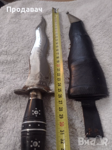 Стар гравиран нож INDIA