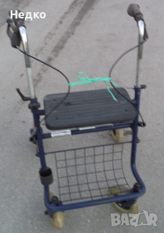 ПРОХОДИЛКА сгъваема с две спирачки, снимка 2 - Ролатори - 53671434
