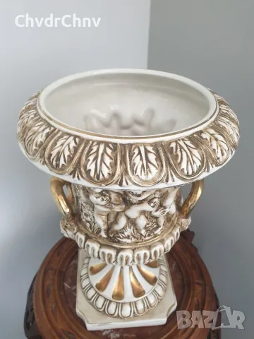 Capodimonte 39см-3кг/Каподимонте голяма стара фигурална италианска порцеланова ваза-урна с херувими, снимка 3 - Вази - 55970889