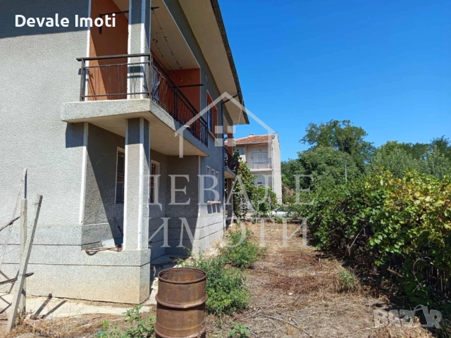 Продава се масивна двуетажна къща в центъра, снимка 4 - Къщи - 51532688