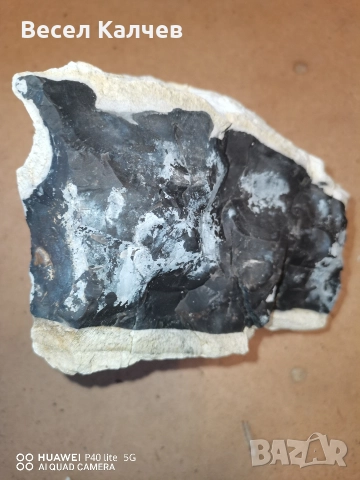 Продавам черен 2 броя кремък с високо съдържание на опал. , снимка 2 - Нумизматика и бонистика - 52794329