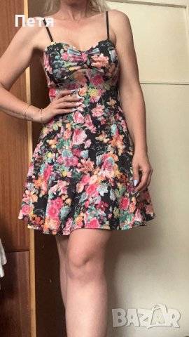 Дамска рокля на цветя