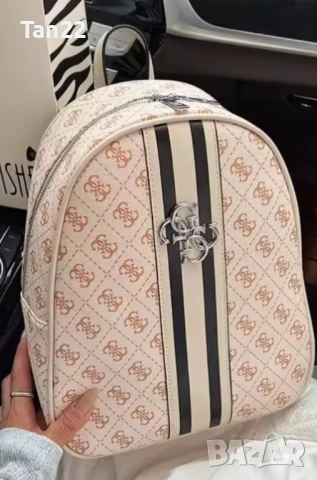 Маркова раница GUESS, снимка 5 - Раници - 50839393