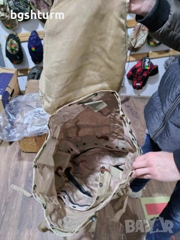 Заглавие: Оригинална Военна Раница САЩ - MOLLE II Large Rucksack (3-Color Desert), снимка 11 - Раници - 53839495