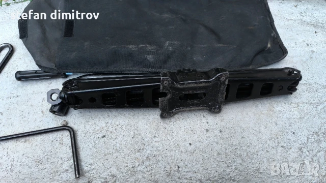 Kрик и ключ за джанти за Opel Zafira B ,Astra ,Saab 9-5, снимка 2 - Аксесоари и консумативи - 51293741