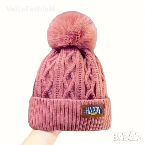 Нова зимна дамска шапка с помпон пух, три цвята, снимка 4 - Шапки - 47566538