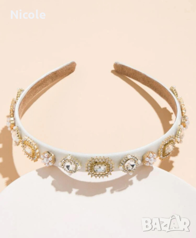 Диадема, бяла с камъни и перли