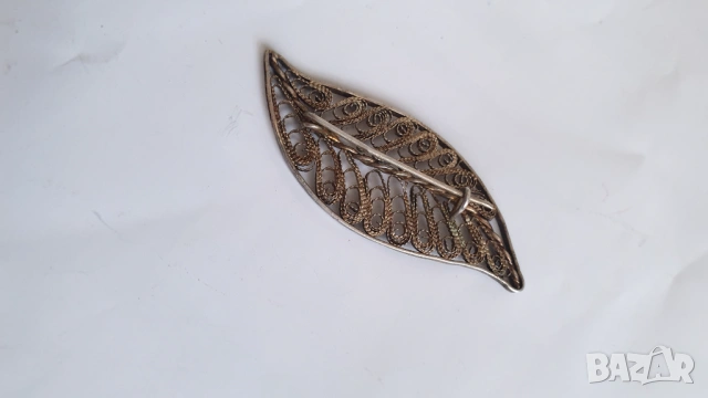 Филигранна сребърна брошка, снимка 4 - Антикварни и старинни предмети - 53644587