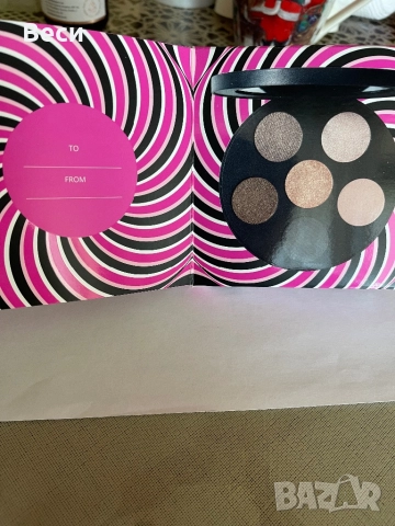 Палитра на MAC , снимка 3 - Декоративна козметика - 51821577